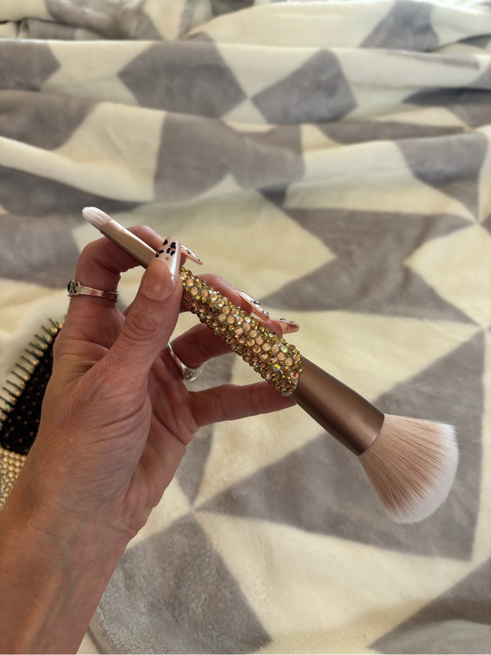 Crystal-Embellished Powder Brush – Gold & White